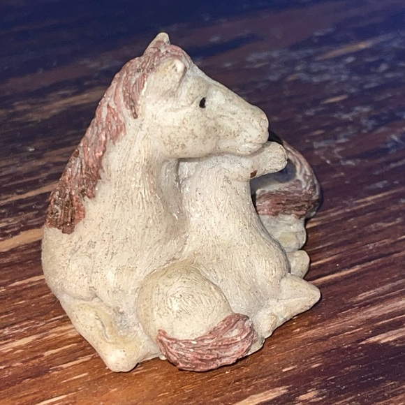 Vintage Lipco Miniature Horse and Colt Figurine Taiwan - Picture 3 of 7